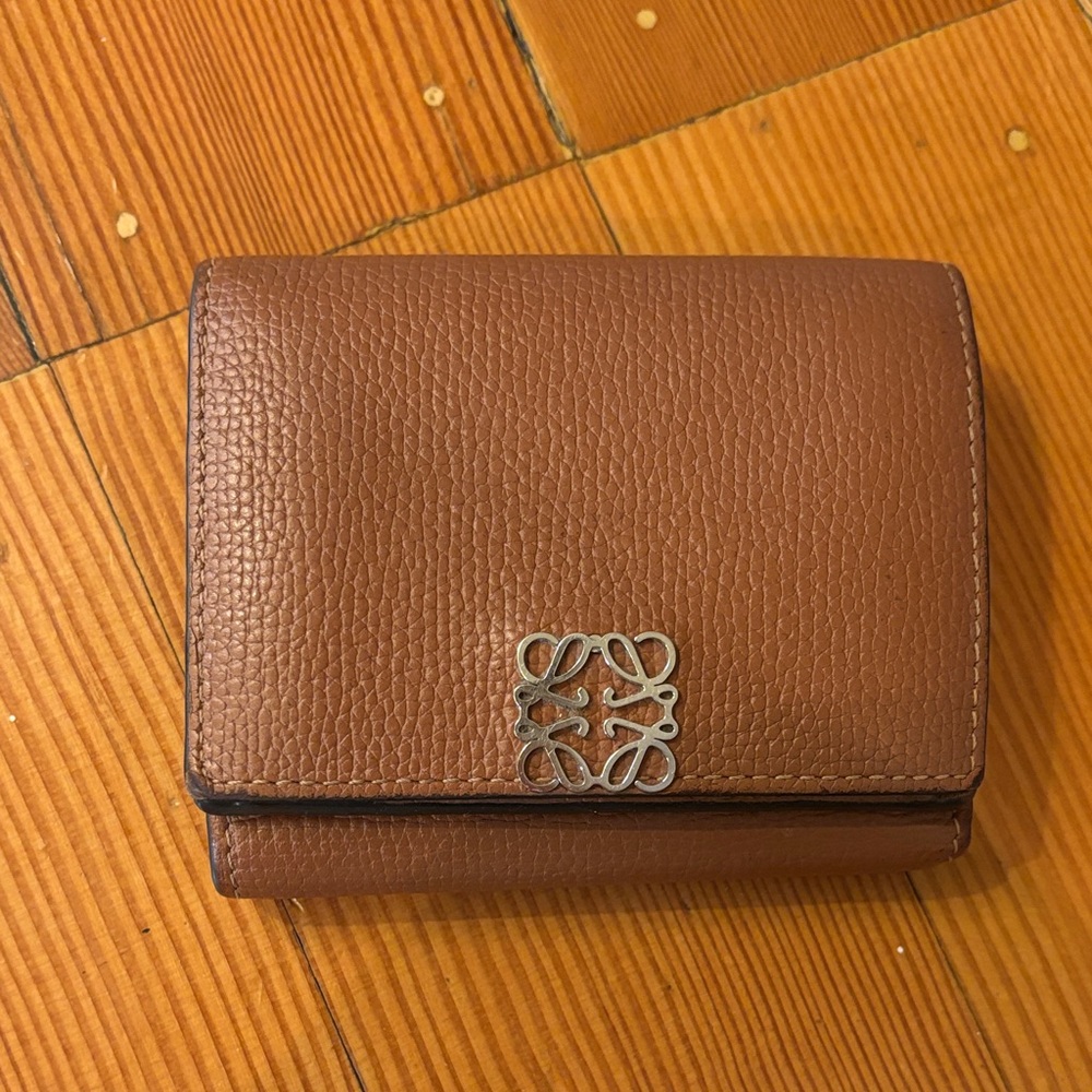 Loewe Anagram Trifold Wallet in pebble grain calfskin with silver-tone hardware